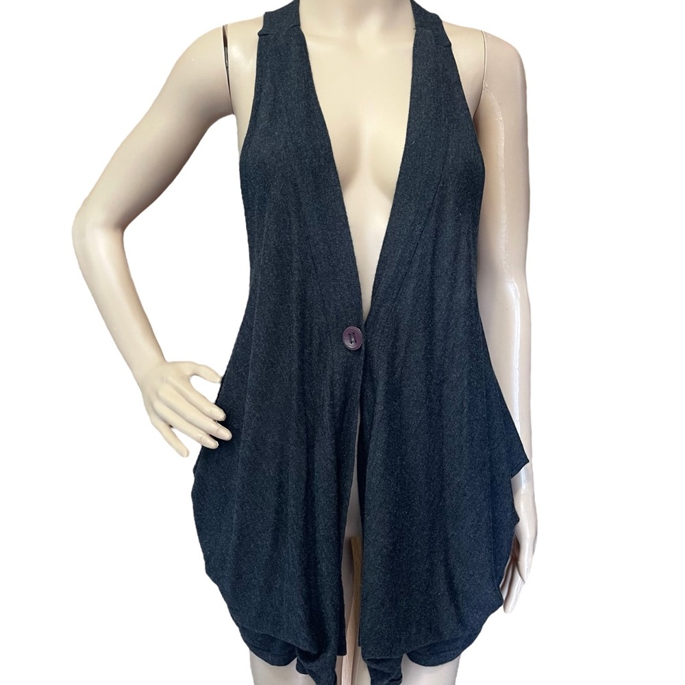 PLASTIC ISLAND 8 gray bubble hem sweater vest cardigan layering